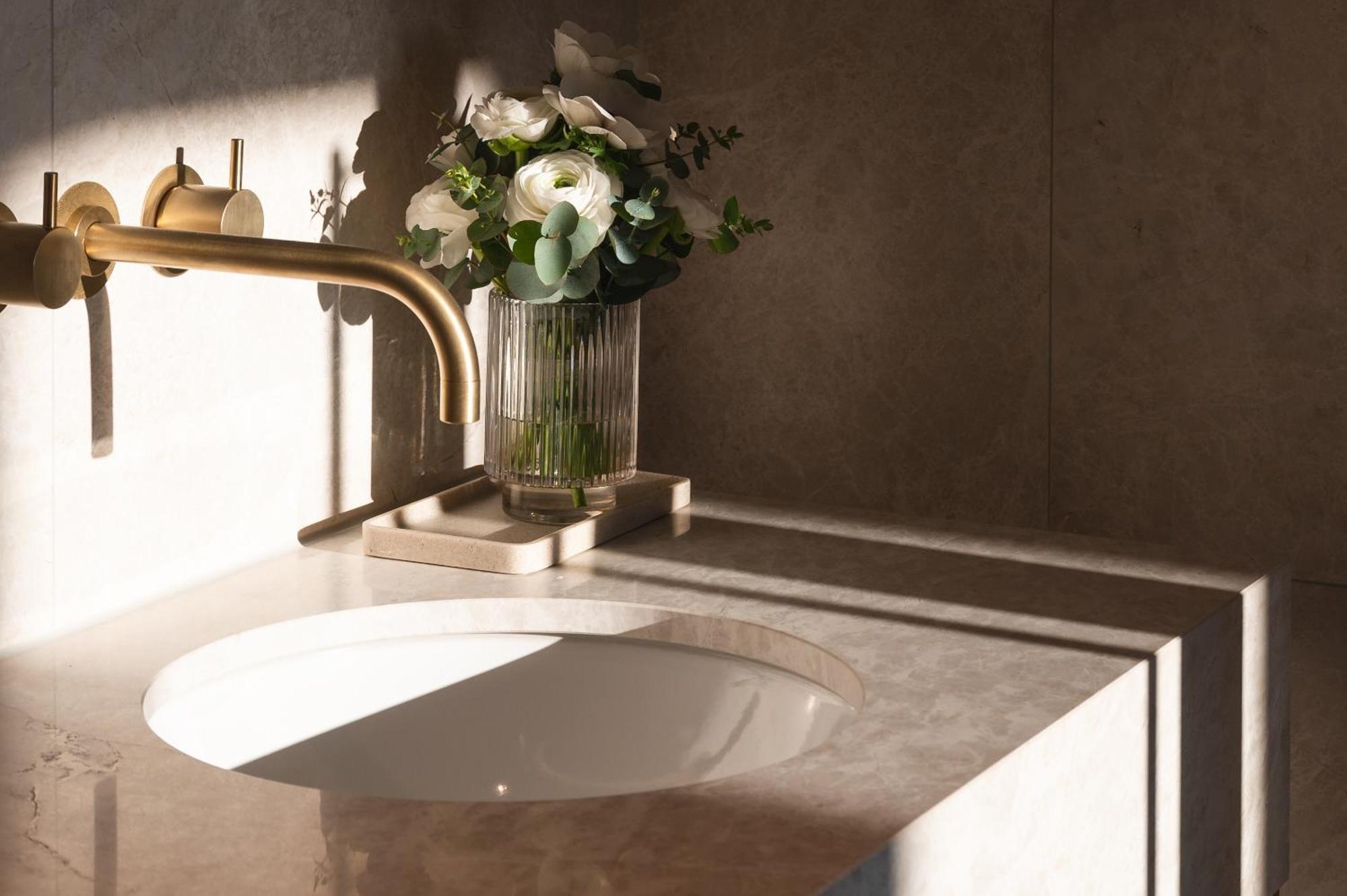 Отель Almanac Palais Вена Экстерьер фото A 3D rendering of a bathroom